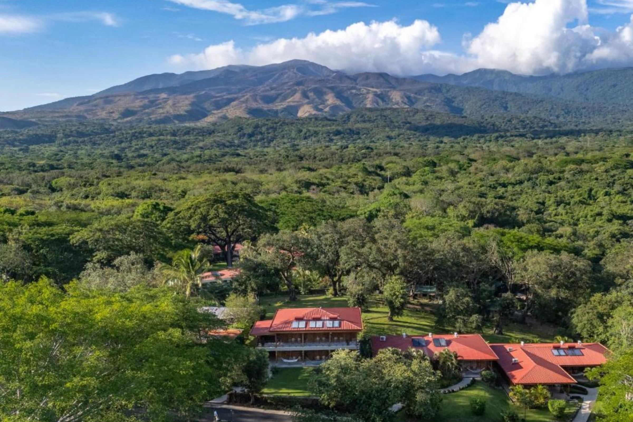 23_Hacienda_Guachipelin[1].webp